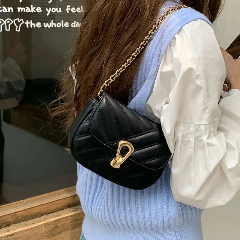 

beige chain bag for women 2024 new style texture and temperament, niche design, shoulder bag, crossbody small square bag