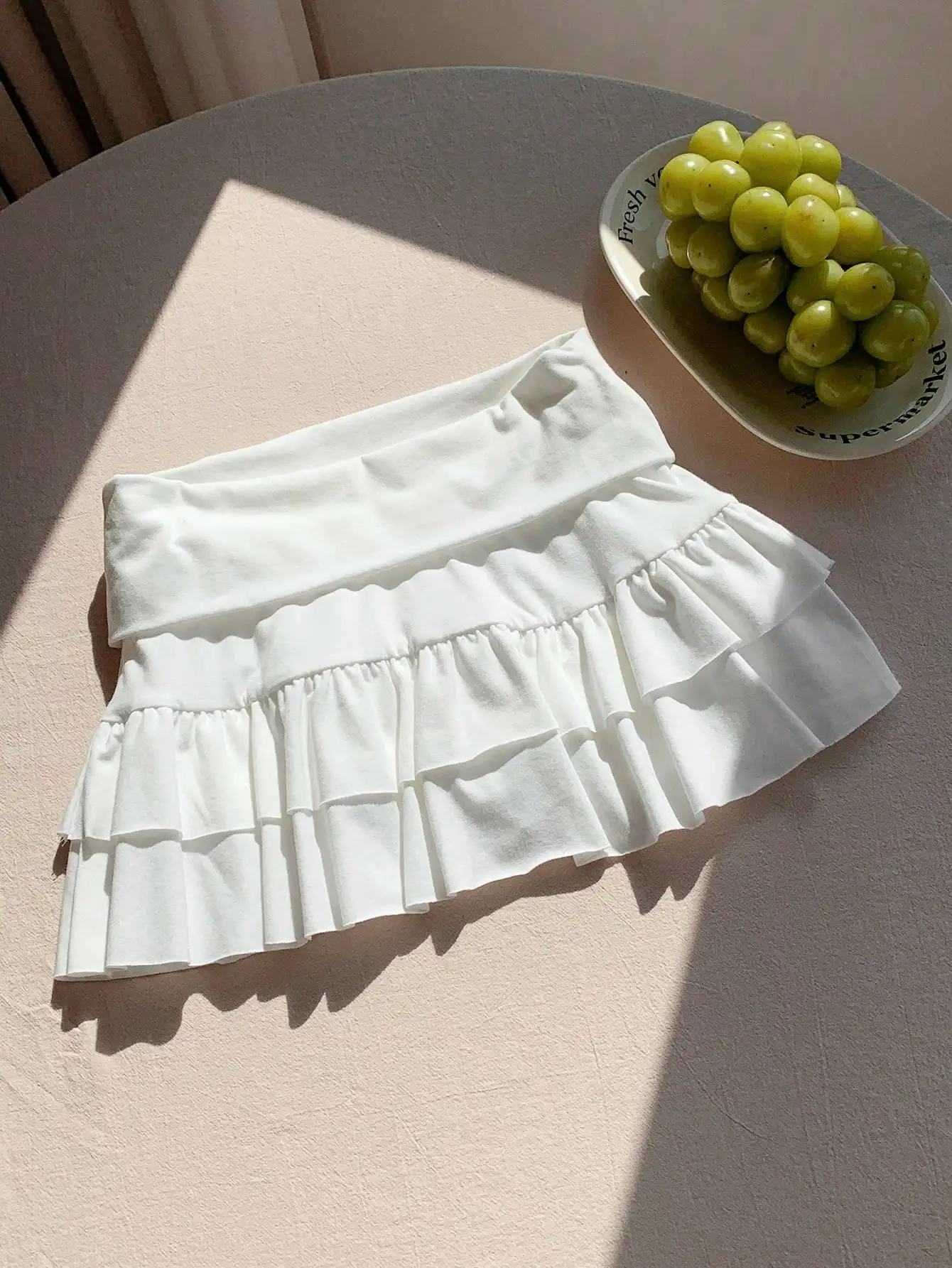 Damen Weißer Rüschen-Minirock für Freizeit oder Party