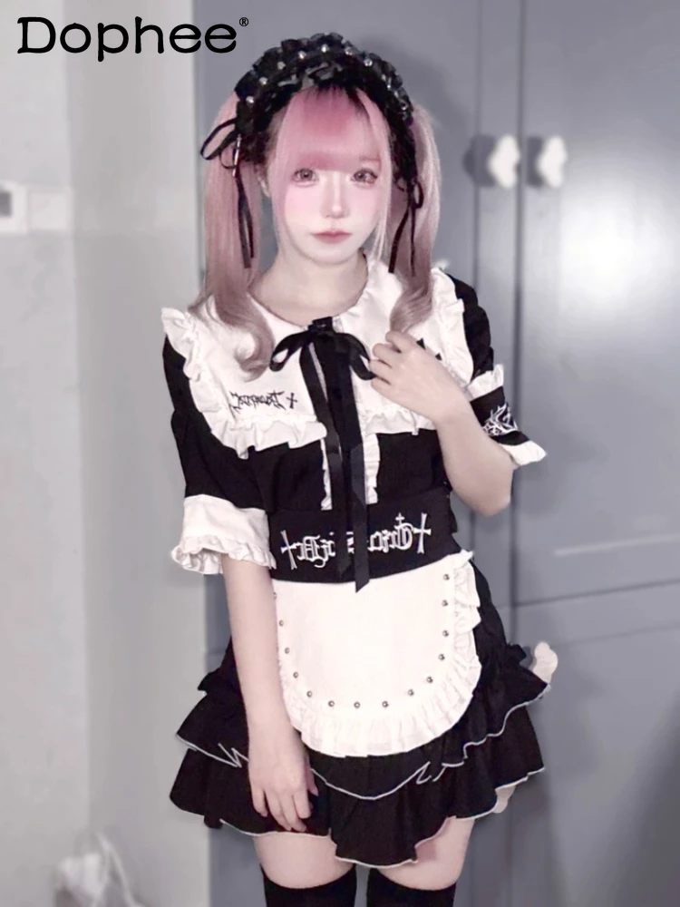 

Комплект в стиле Y2K: Оригинальная вышитая рубашка с коротким рукавом в японском стиле и короткая юбка в стиле дарк-готика для стильных девушек, новинка 2026 года