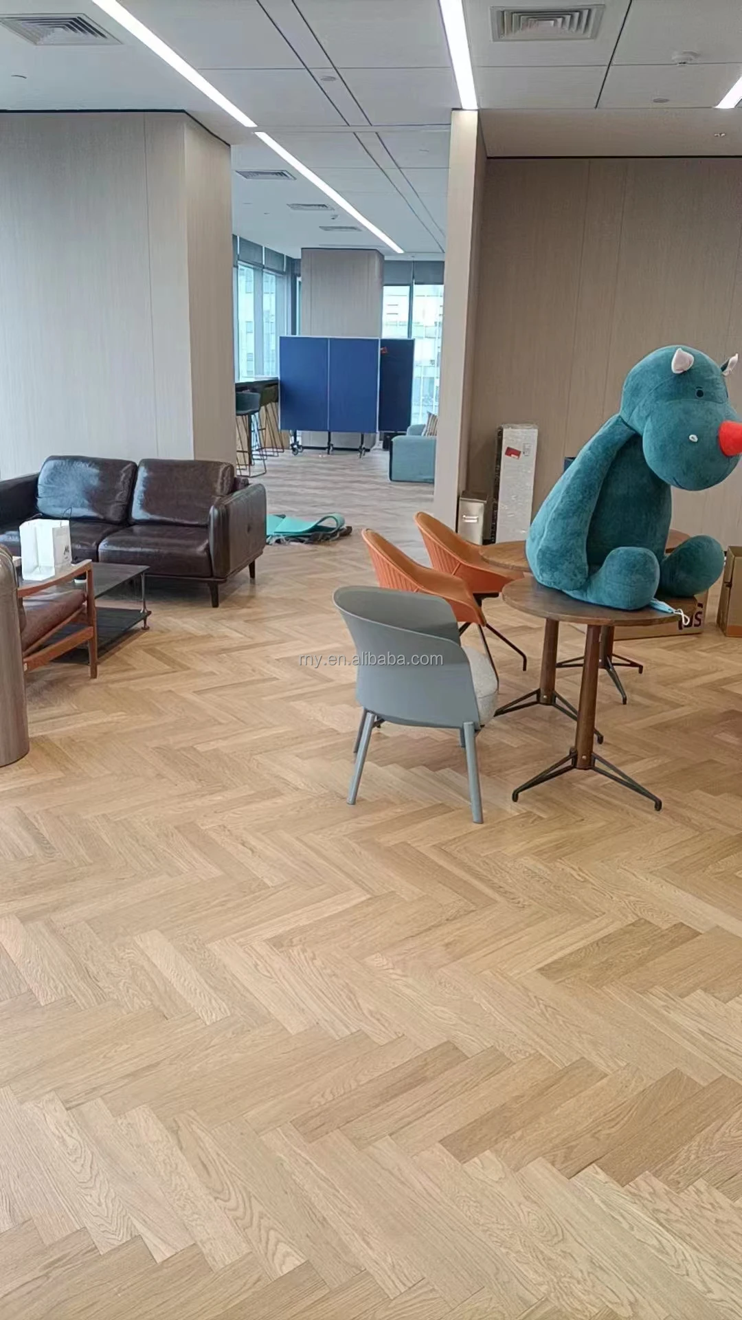 Versión personalizada Piso de madera de ingeniería en espiga de roble cepillado natural moderno clásico Compapado multicapa