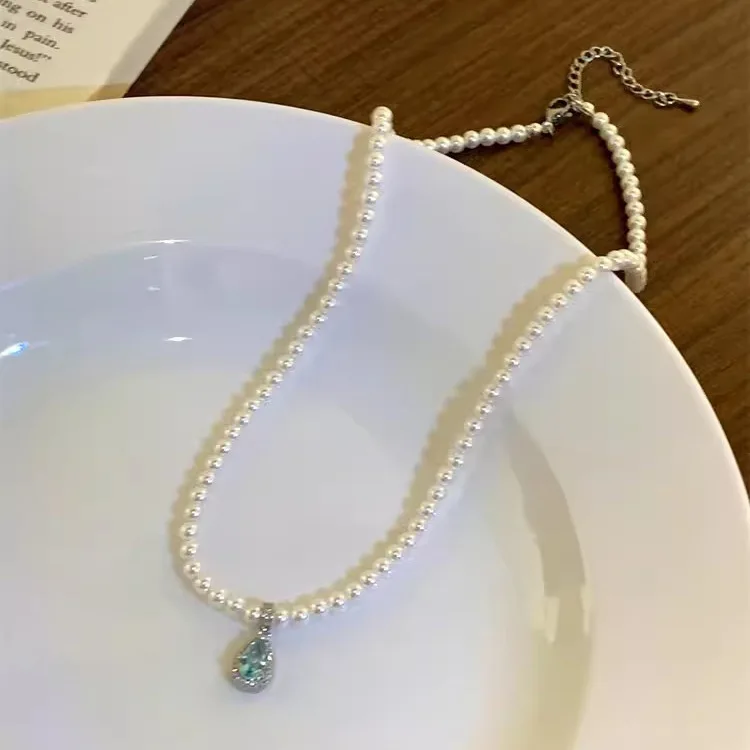 Angel's Tears ~ Cadena de clavícula con perlas y gota de agua para mujer, cadena ligera de lujo con diseño de nicho, cadena para el cuello con temperamento, nuevo collar de alta gama