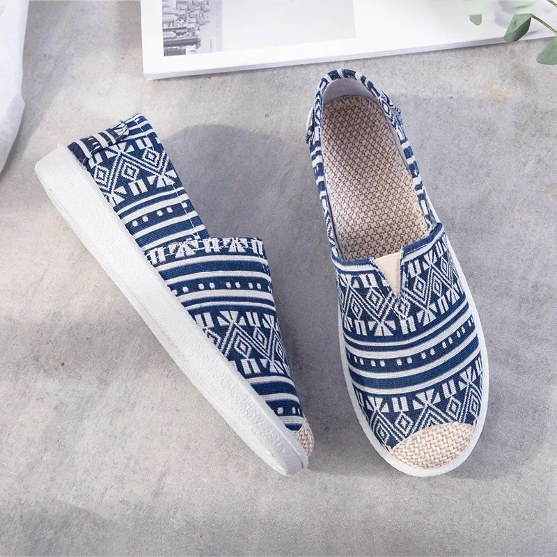Women Shoes New Breathable Mesh Lightweight Casual Shoes Comfortable Soft Bottom Flats Slip on Flats Shoes Zapatos De Mujer