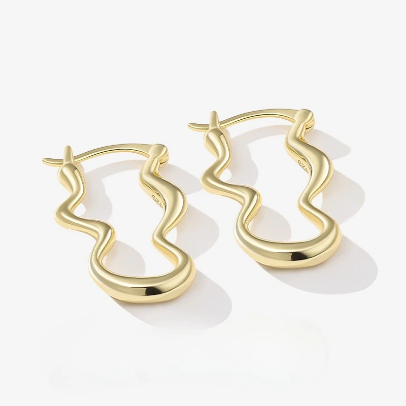 New S925 Silver Korean Wave Shaped Earrings for Women's Fashion Design Texture Earrings Wedding Jewelry