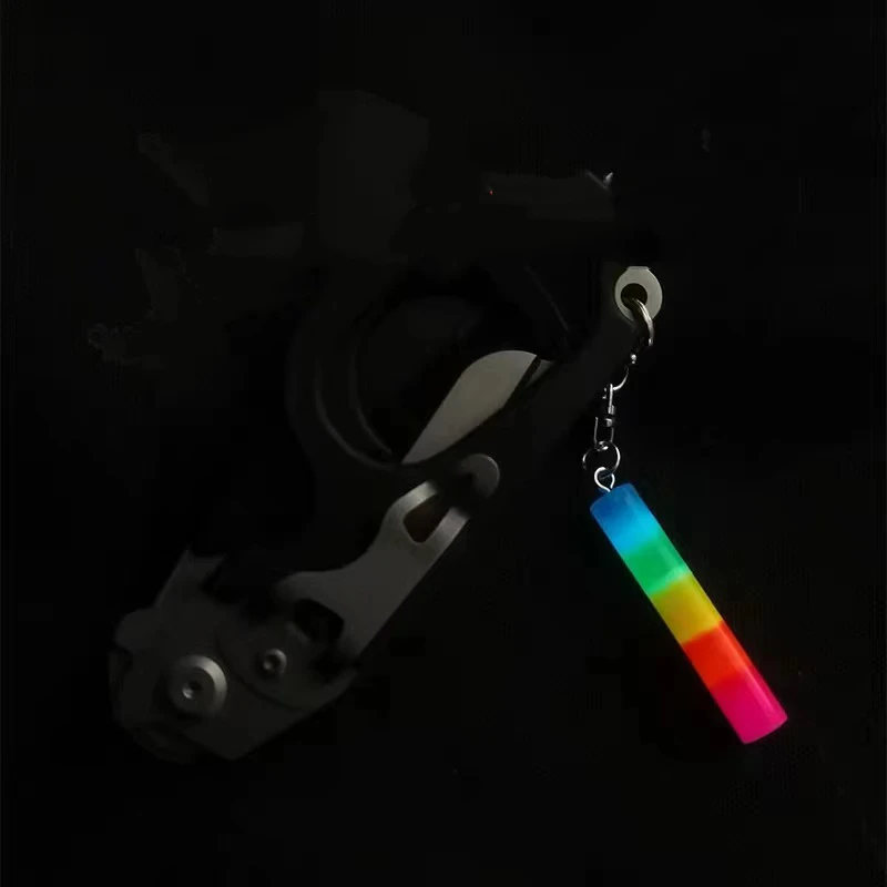 Llavero lumínico EDC en resina colorido - tubo no tritio, colgante - imagen 3