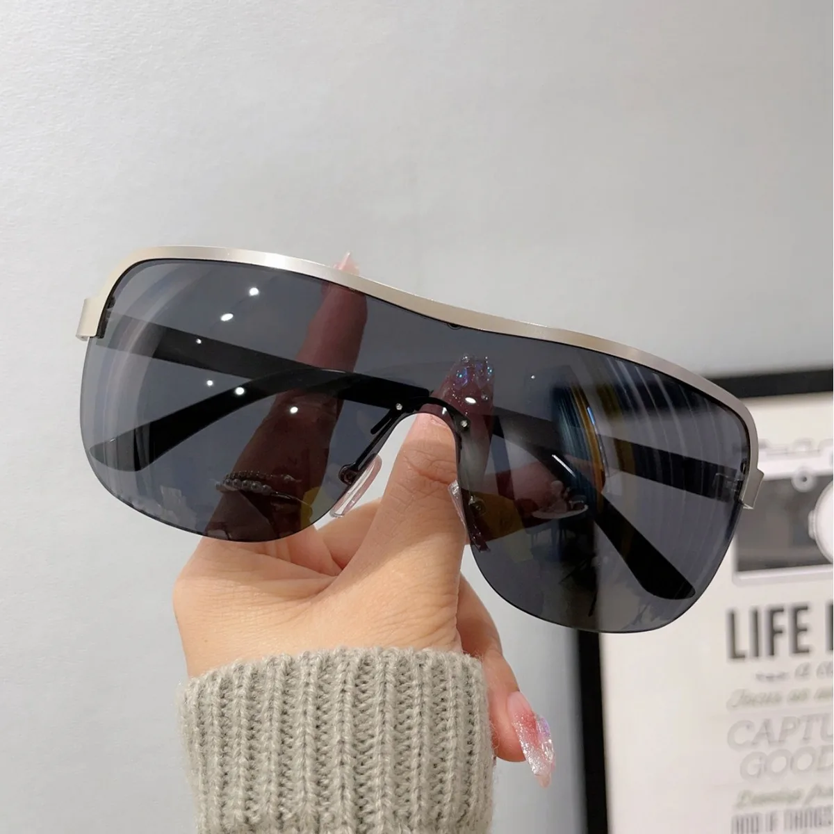 جديد النظارات الشمسية المستديرة النساء الرجال الإطار المعدني مستطيل نظارات شمسية الإناث النظارات الواقية للذكور الإناث النظارات