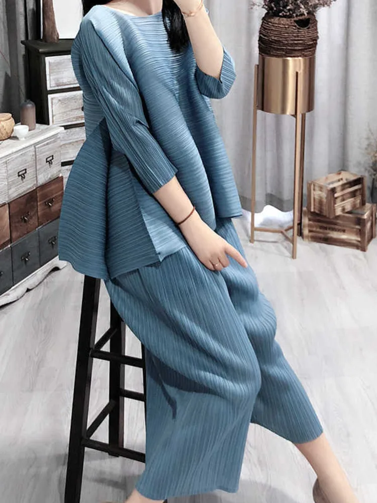 LANMREM Pleated Two Pieces Pants Set For Women Elegant Vintage Round Neck Loose Tops + Calf-Length Wide Leg Pants 2024New OA979