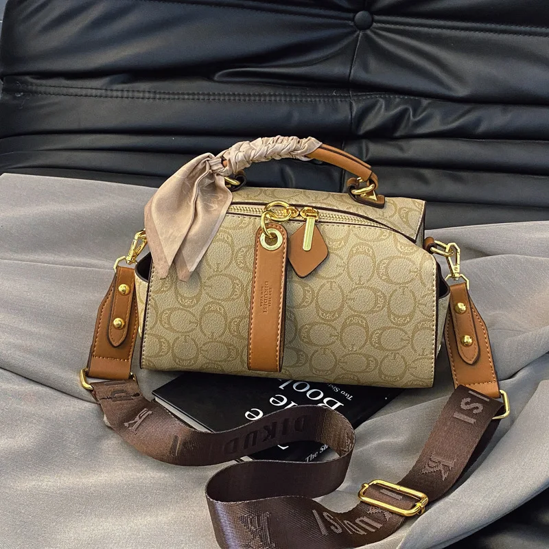 

Premium Sense Light Luxury Women's Handbag - 2025 New Fashion, Large Capacity & Good Quality, Versatile Shoulder/Messenger Style