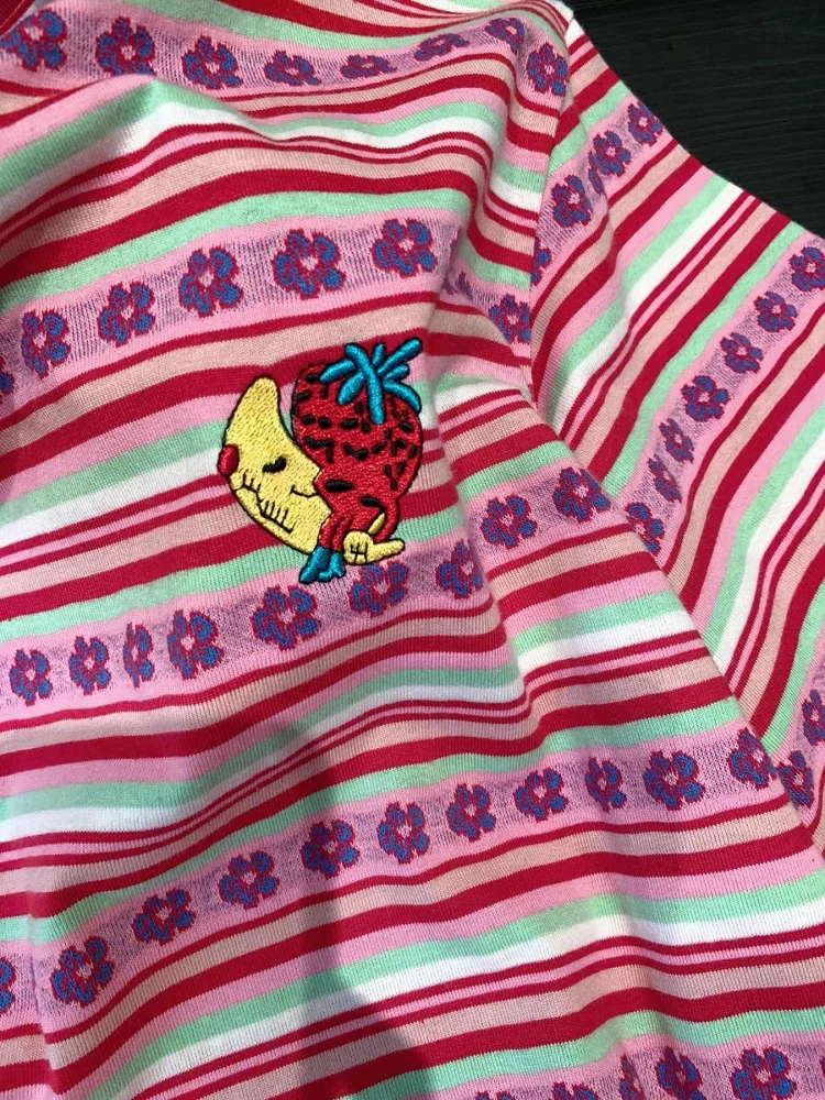 Cseta sex de Verão com Estampa Floral Vermelha Retro, Decote Redondo e Mangas Curtas, Estilo Coreano, Versátil e Sem I...