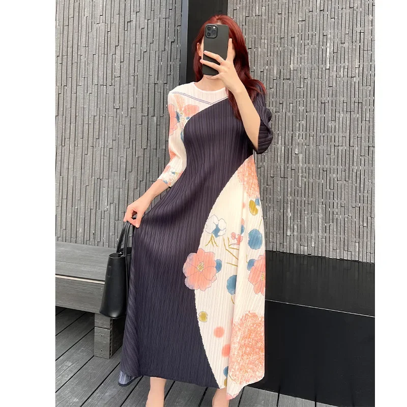 

Miyake Style Pleated French Niche Western-style Printed Women's Dress Round Neck Long Slim Dress 2024 Summer New Style Dresses