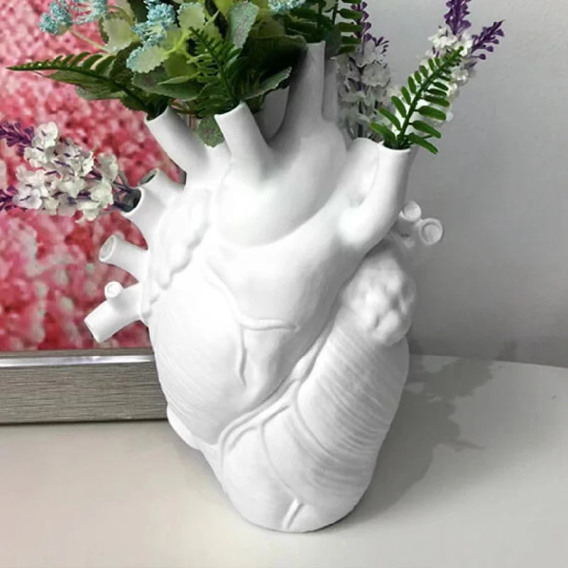 Creative Vases Heart-Shaped Sculpture Customized Vase Heart-Shaped Art Resin Vase Desktop Heart Vase For Flowers Home Decoratio