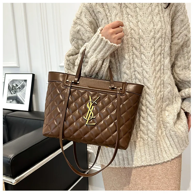 

Classic Vintage Tote Bag for Women, Spacious Leather Shoulder Bag 2025, Timeless Crossbody Purse for Work and Casual Outings