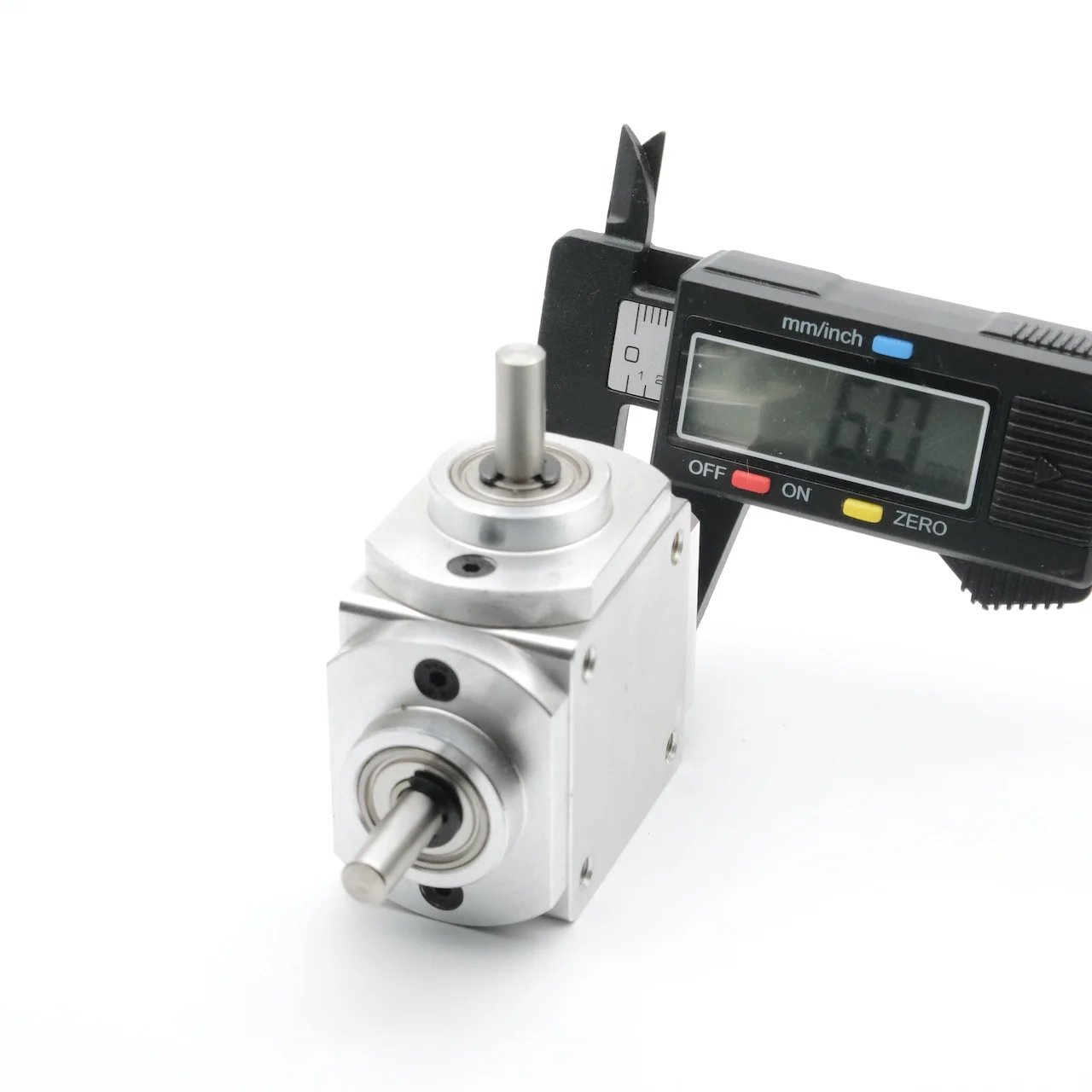 1:1 6mm Closed Direction Conversion Aluminum Alloy Bevel Gearbox AGV Multi-Axis Synchronous Motion for Industrial Use 40x40mm