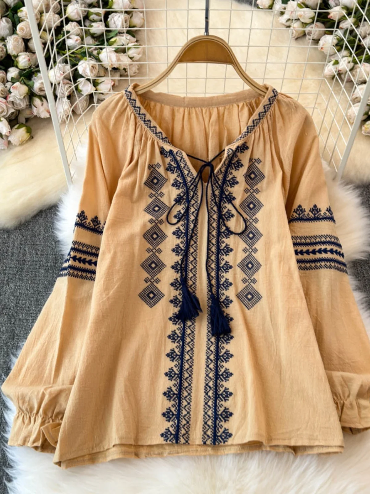 

Retro Ethnic Embroidered round Ne Lantern Sve irt Women's Loose Slimming Design Unique Attractive Top Korean Sle