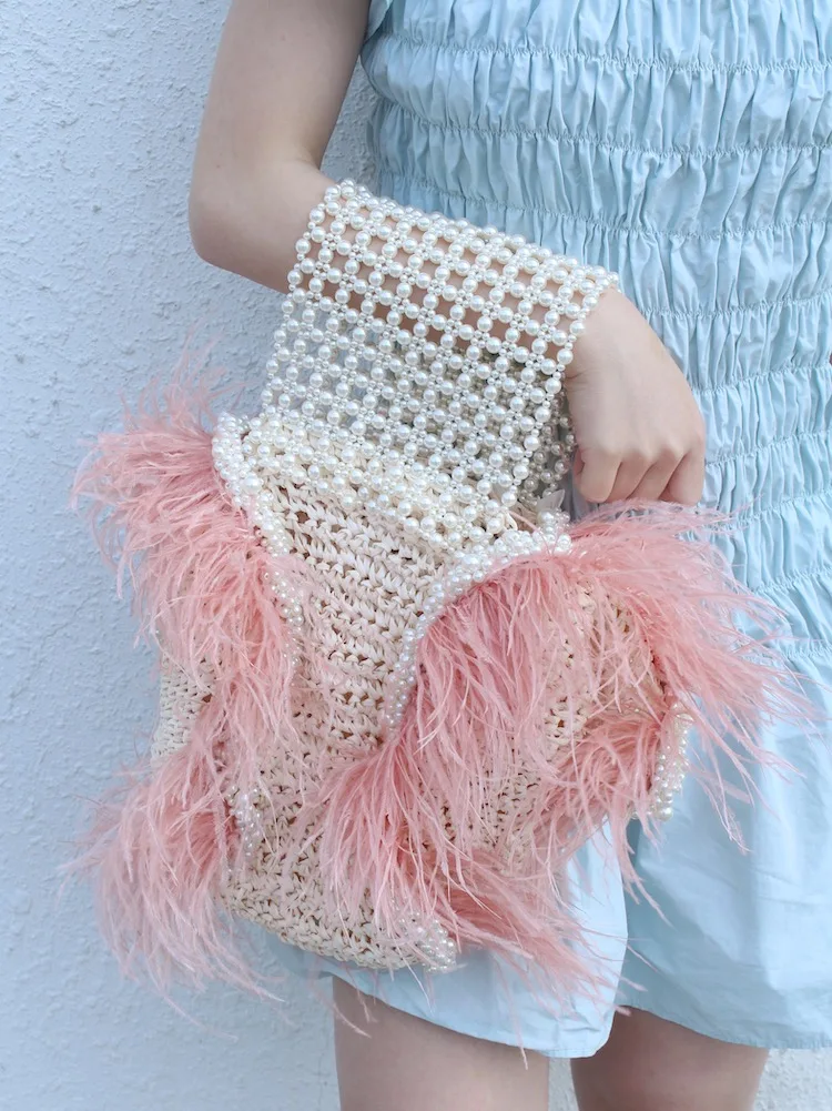 

Luxury Ostrich Feather Handmade Bucket Bag Pearl Beaded Handbag Woven Straw Casual Bag Holiday Vacation Beach Bag Shoulder Bag