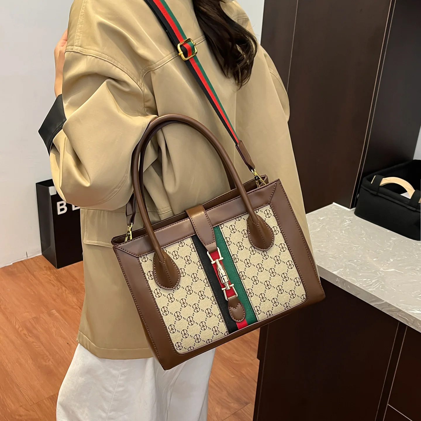 

Классическая универсальная большая сумка — женская новая сумка через плечо для всех нарядов