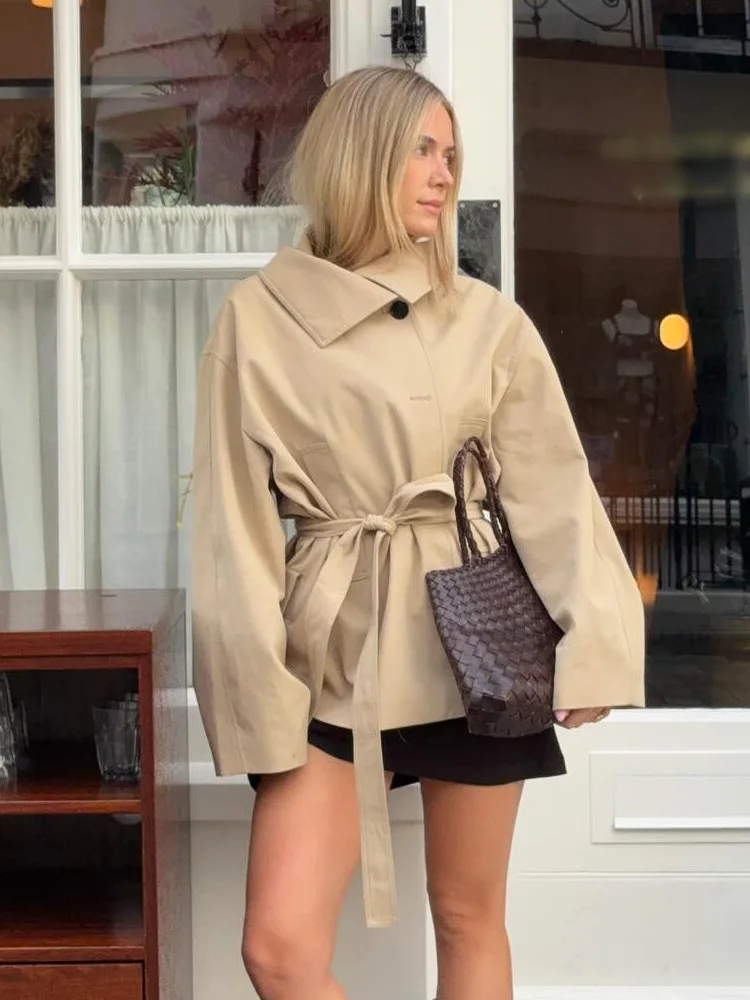 

HH Women High Street Short Coat Pockets Lapel Wear Belt Single-breasted Women Autumn Fashion Long Sleeves Solid Jackets