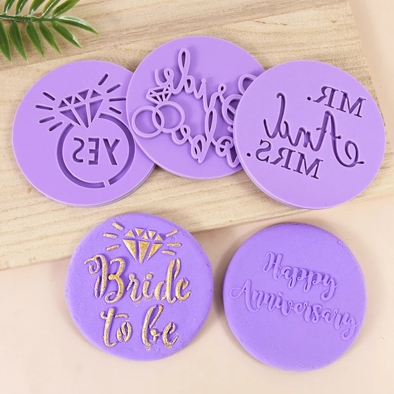 Wedding Cookie Mold Bride To Be MR And Mrs Biscuit Fondant Embosser Stamp Chocolate Stencil Wedding Party Cake Decor Baking Tool