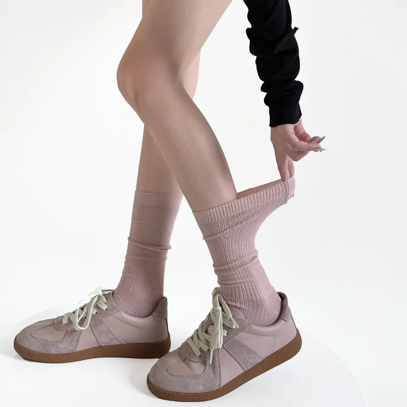 1 Pair Slimming Vertical Stripe Socks Versatile Stackable Crew Socks for Fall Spring Minimalist Ankle Warmers for Schoolgirl