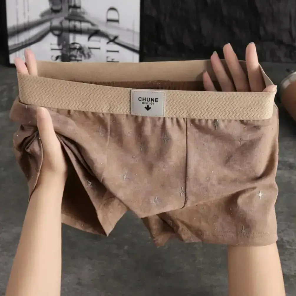 

Новые мужские хлопковые трусы: комфортные, дышащие, молодежные, спортивные, со средней посадкой, модные, с индивидуальным звездным дизайном