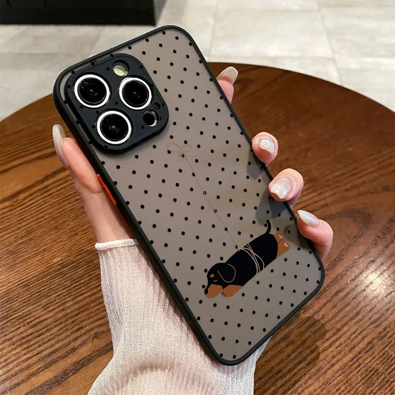 

Ins Vintage Dachshund Black Polka Dot Print Phone Case For iPhone 17 Pro Max 16 15 14 Pro Max Plus 13 Mini 12 11 Pro Max Covers