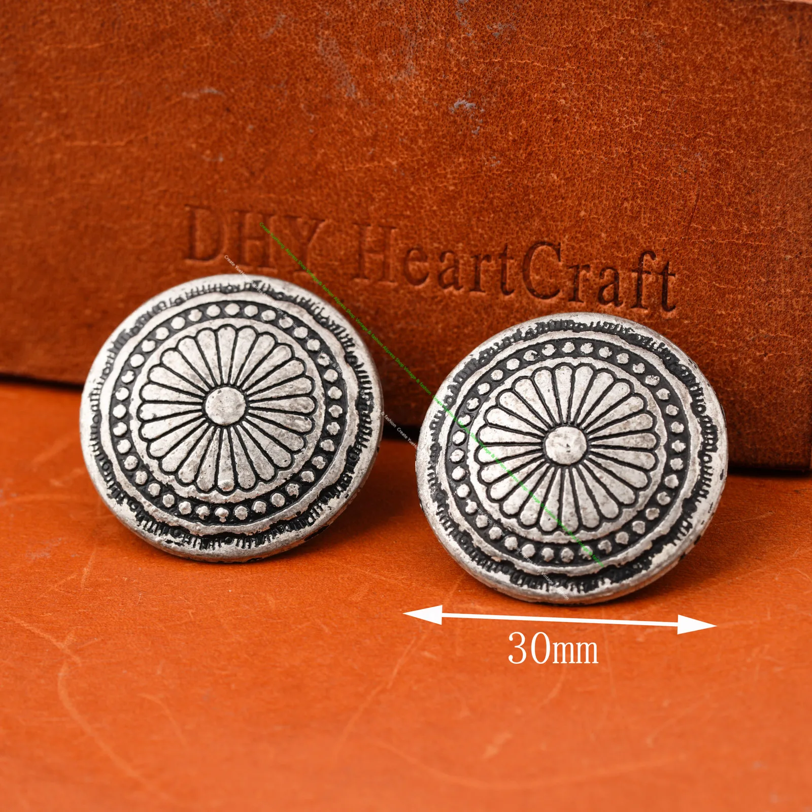 30mm Antique Silver Southeast Tribal Sun Flower Pattern Engraved Leathercraft Concho For Belt Bag Boot Wallet Decor Rivetback