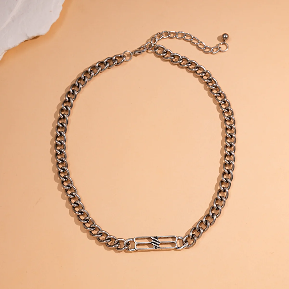 Chain twisted splicing adjustable necklace light luxury collarbone chain personalized versatile item decoration