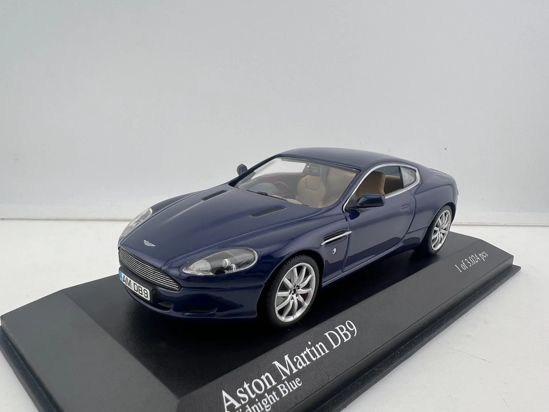 Diecast Mini Cut 1/43 Schaal Aston Martin DB9 Legering Automodel Collectible Toy Gift Souvenir Display Ornament