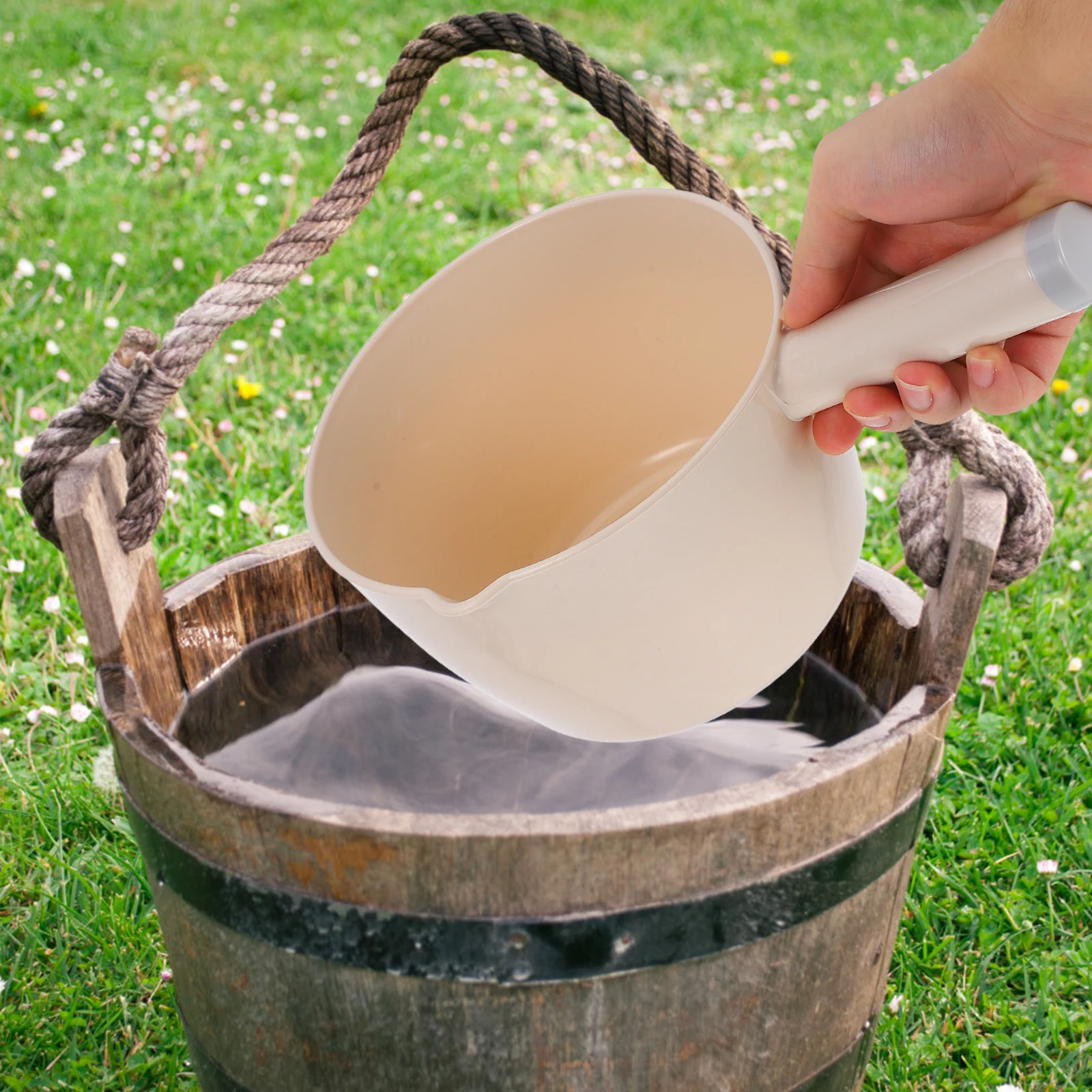 

2pcs Pp Water Scoop Large Capacity Garden Kitchen Watering Ladle Household Plastic Vegetable Watering Long