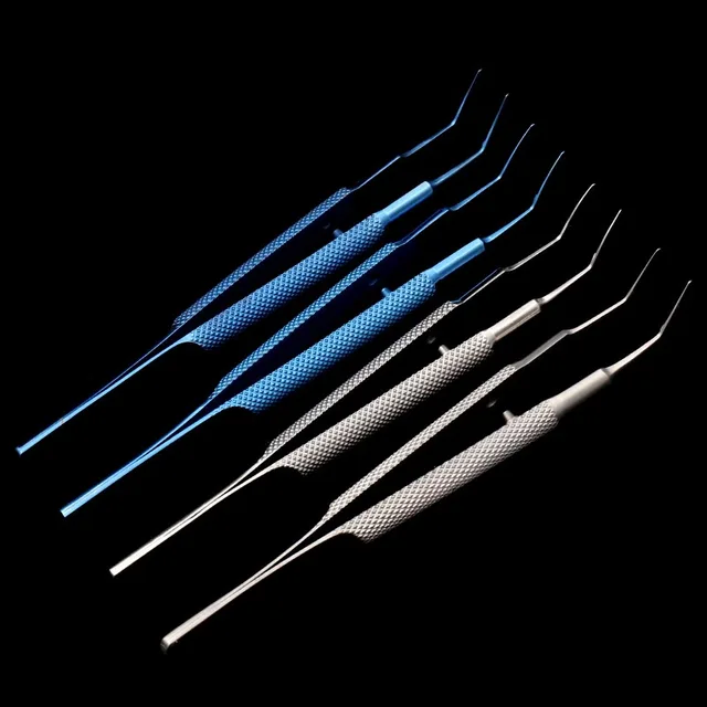 Tytanowe kleszcze Utrata Capsulorhexis Zakrzywiony kąt 105 mm instrument okulistyczny chirurgiczny