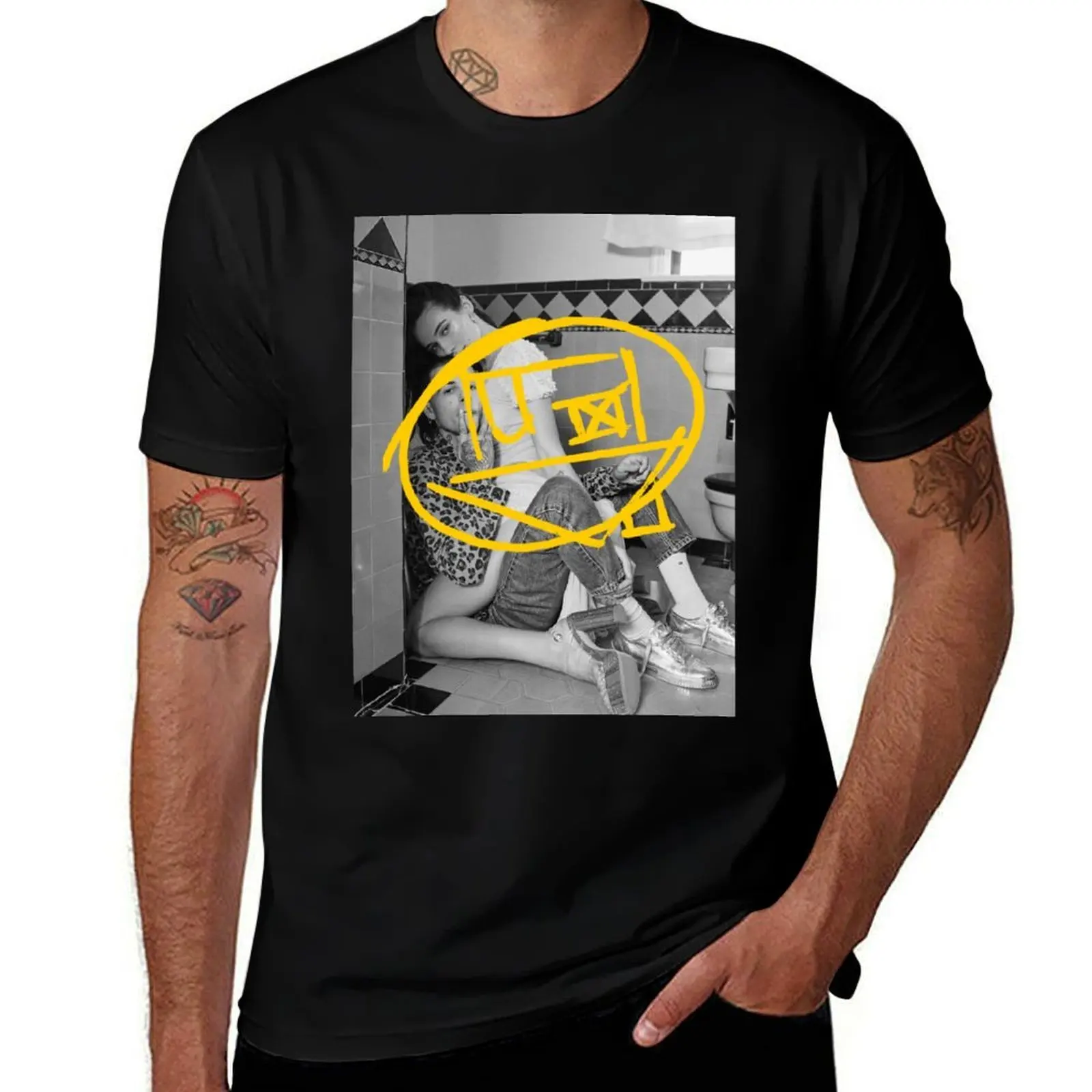 JESSE AND DEVON THE NBHD T-Shirt Plus Size Solid Color T-Shirt