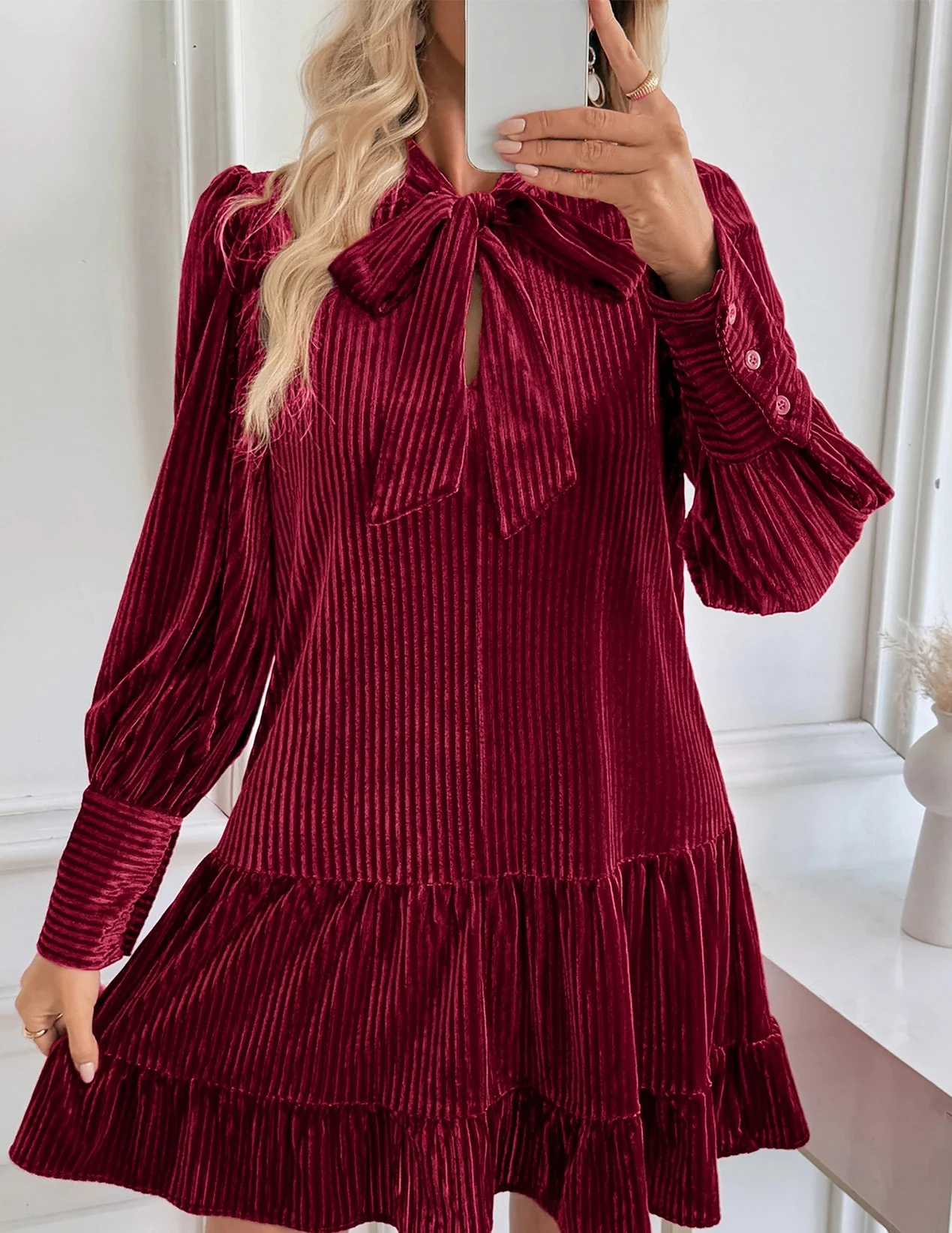 dress for women at theforeign trade evening banquet in Europe and America