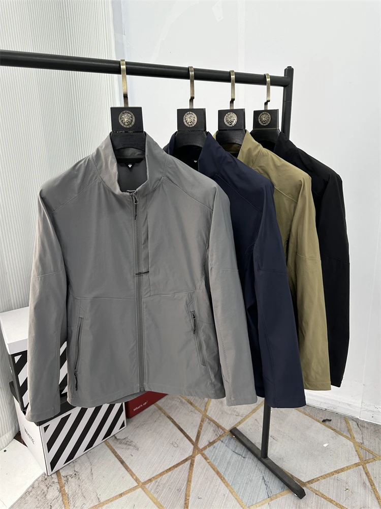 

Faionable High-End Men's Casual Stand Collar Jaet Outdoor Sport Windproof Water-Resistant Breathable Wear-Resistant Sprin...