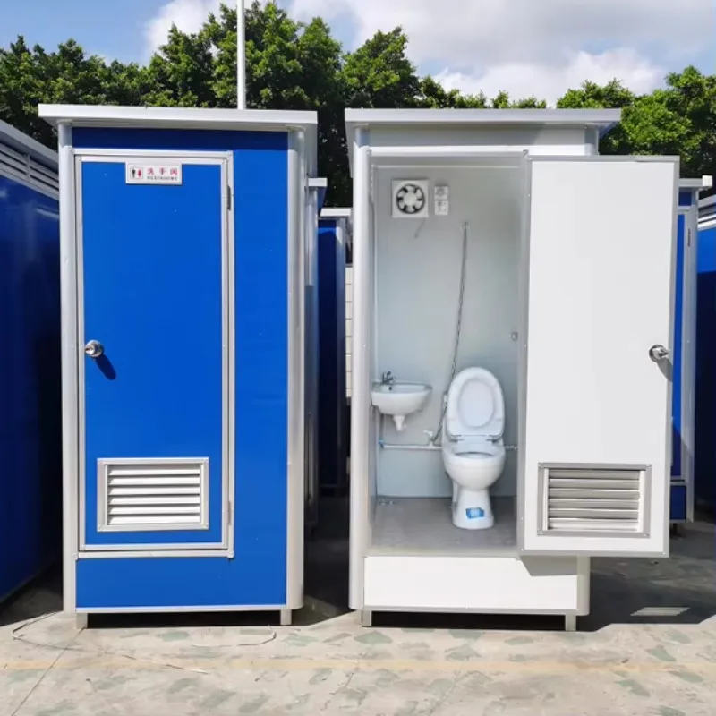 Convenient construction of steel sandwich panels for portable public bathrooms