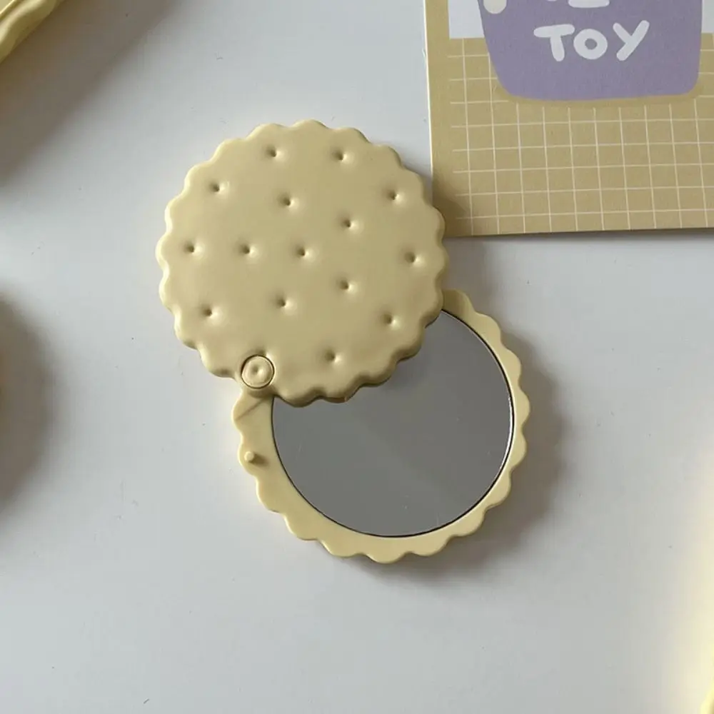 Mini Biscuit Hand-Held Mirror Portable Folding Biscuit Make-Up Mirror Cheese Biscuit Design Plastic Biscuit Pocket Mirror Travel