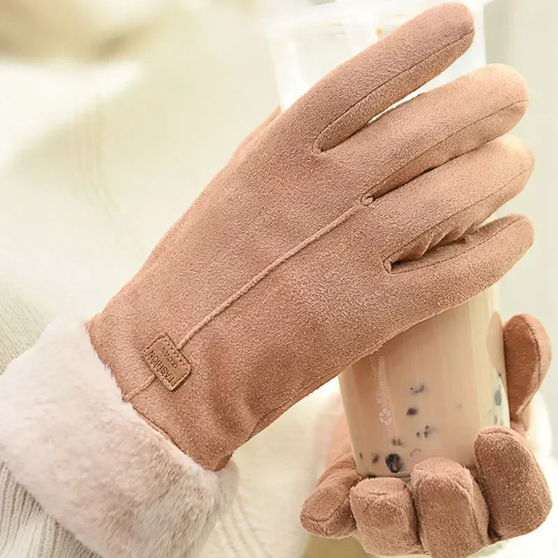 New autumn and winter women's cotton gloves. Warm and thickened. Student style. Cute Korean version gloves with fleece lining.