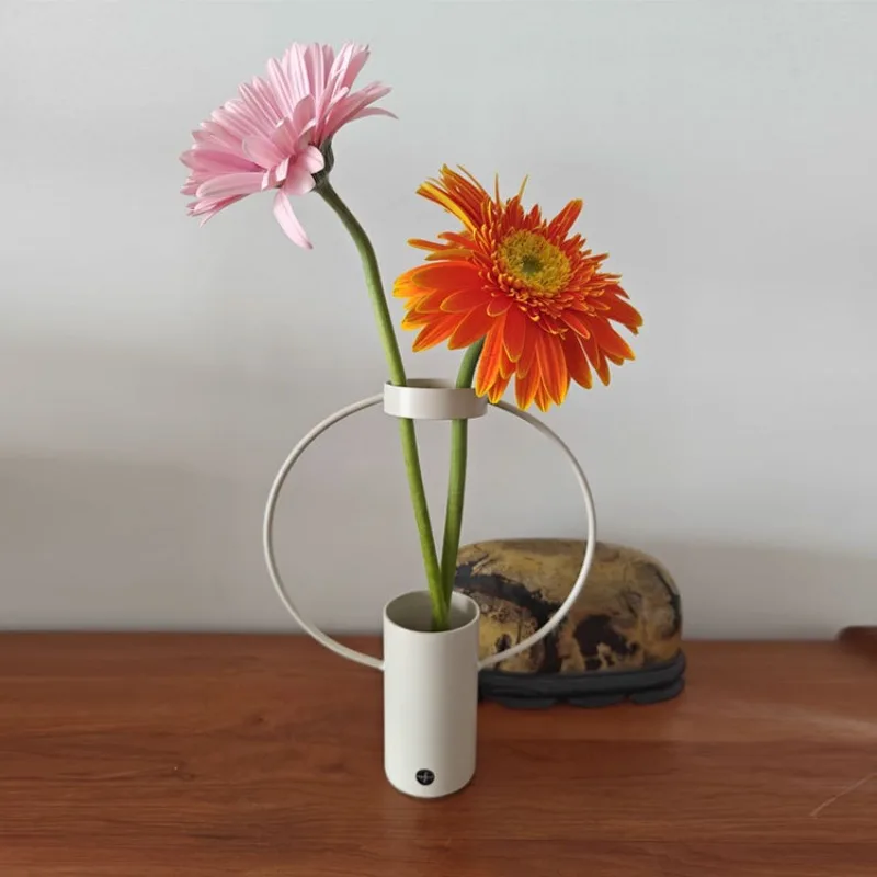 

Nordic style moon vase, light luxury high-end tabletop ornament flower arrangement vase hotel decoration