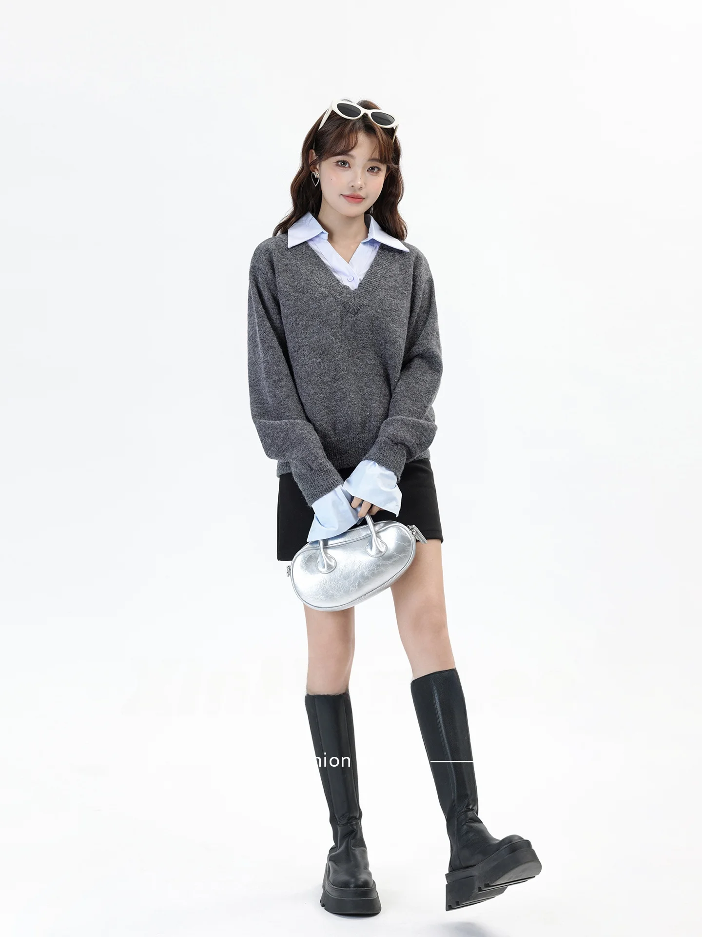 

Новый модный женский свитер из мягкого трикотажа с эффектом двухслойности и цветовыми блоками, осенне-зимняя коллекция, стройнящий крой