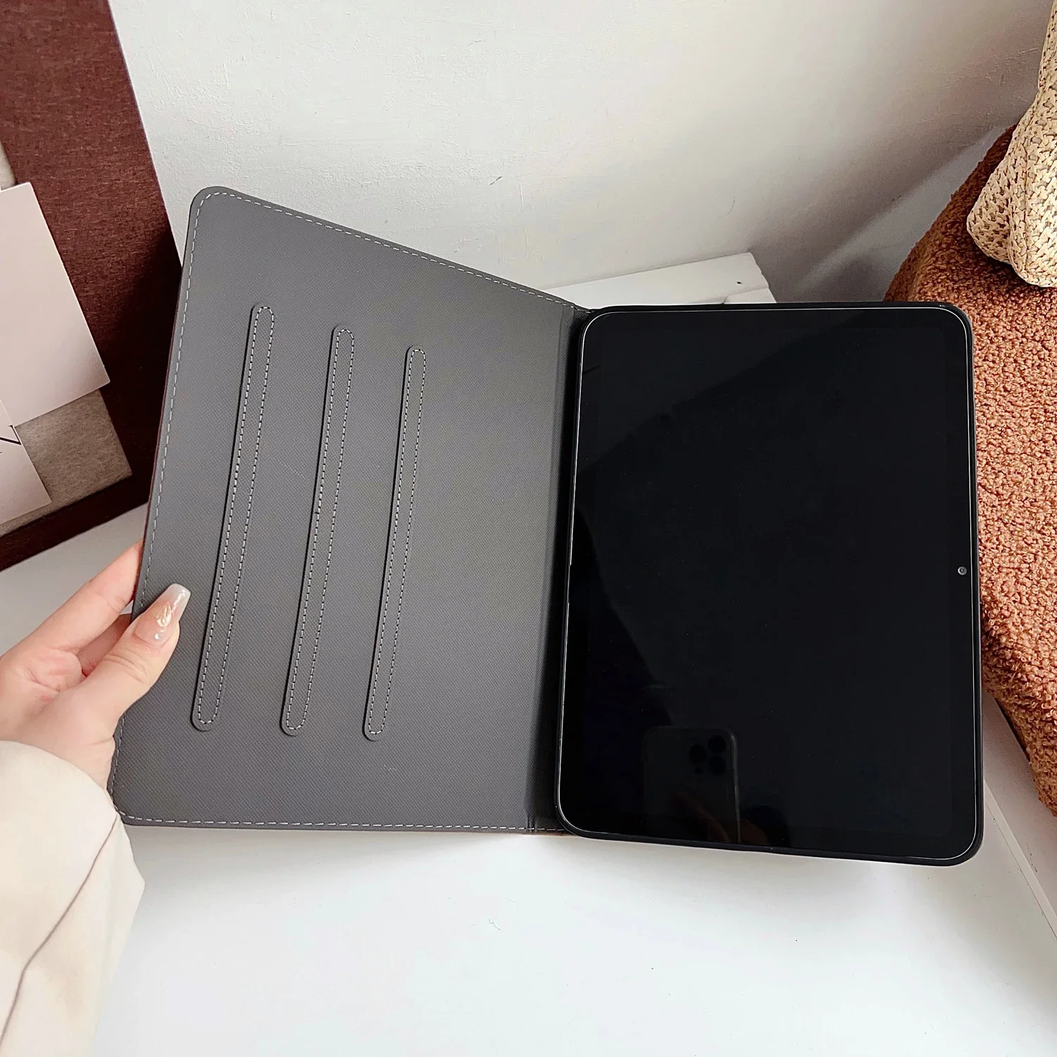 حافظة لجهاز iPad 5 6 7 8 9 10th الجيل Air Pro 2024 MINI 3 4 Pro 11 بوصة أغطية جلد ناعمة لؤلؤية