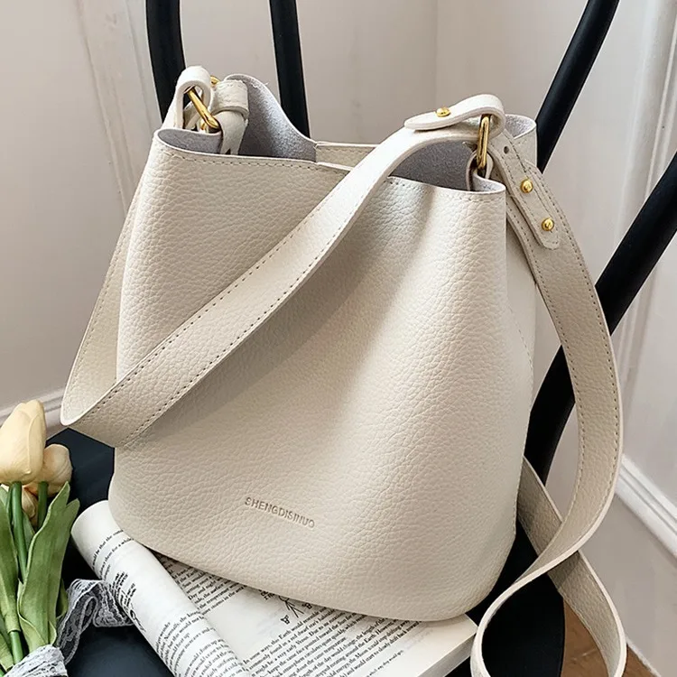 

2025 new model handbag vintage business casual large capacity casual fashion bucket bag - niche design shoulder bag