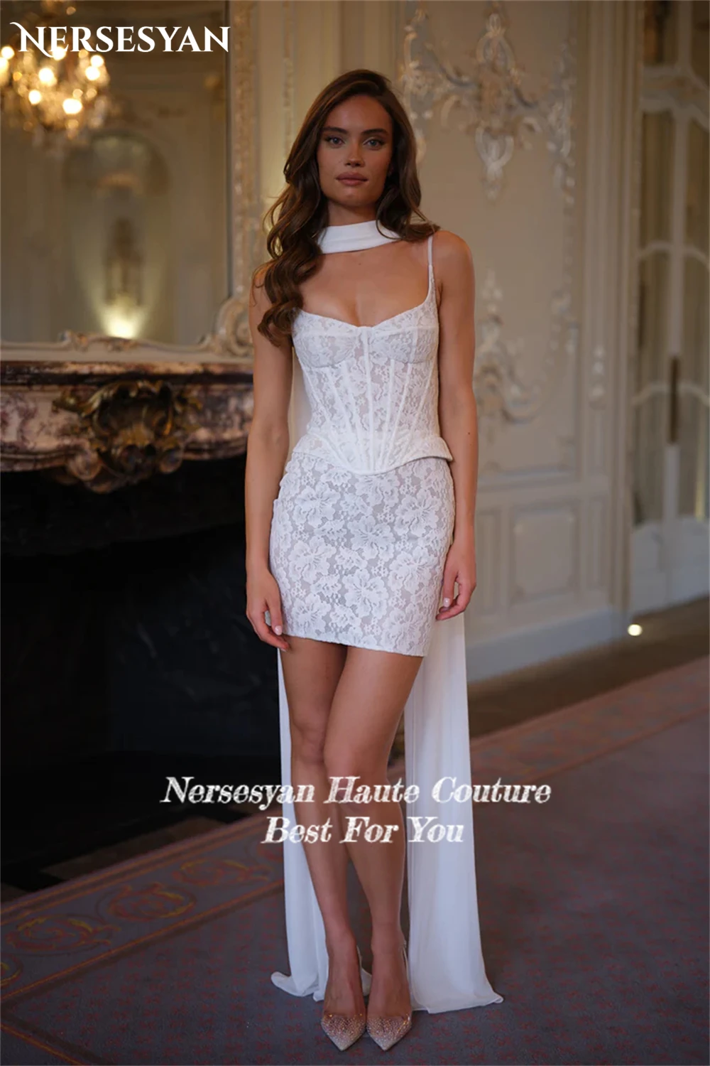 Nersesyan فساتين زفاف فاخرة من الدانتيل مزينة برقبة على شكل V وأشرطة سباغيتي فستان عروس لحفلات الضيوف فساتين زفاف صغيرة مخصصة