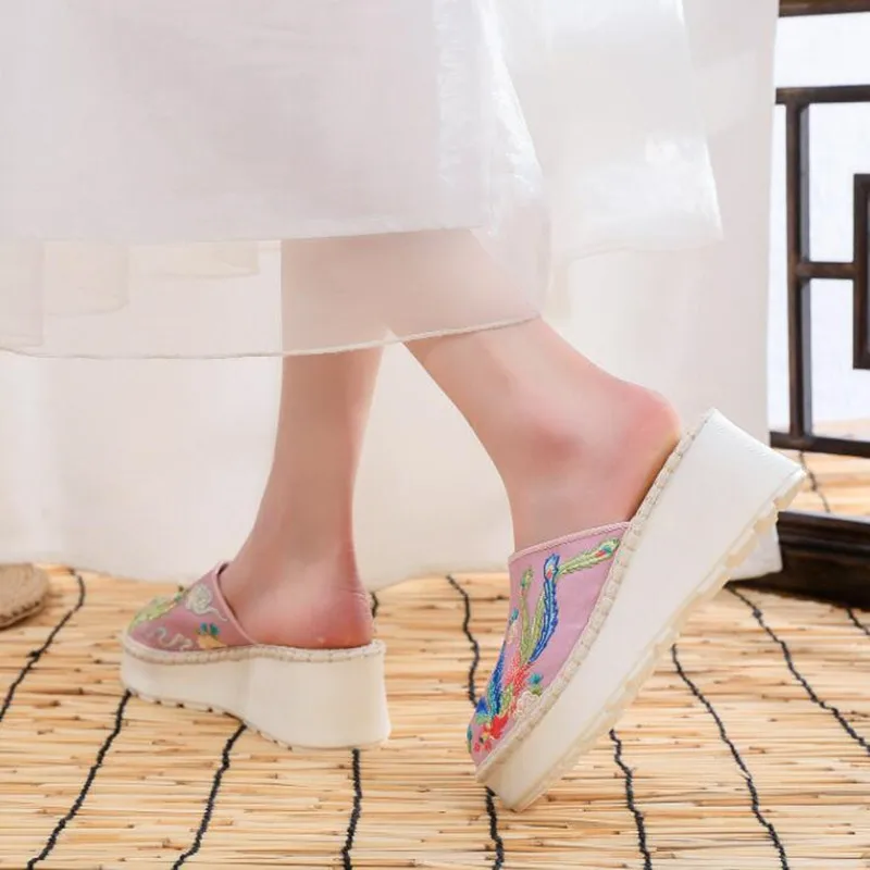 Women Summer Slippers Ethnic Embroidered Wedge Shoes Ladies Casual Slides Vintage Outdoor Mules Female Round Toe Heels