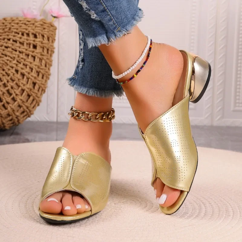 Summer Hot Selling Women Open Toed Square Heel Sandals European and American New Casual Fashion Solid Color Beach Women Shoes