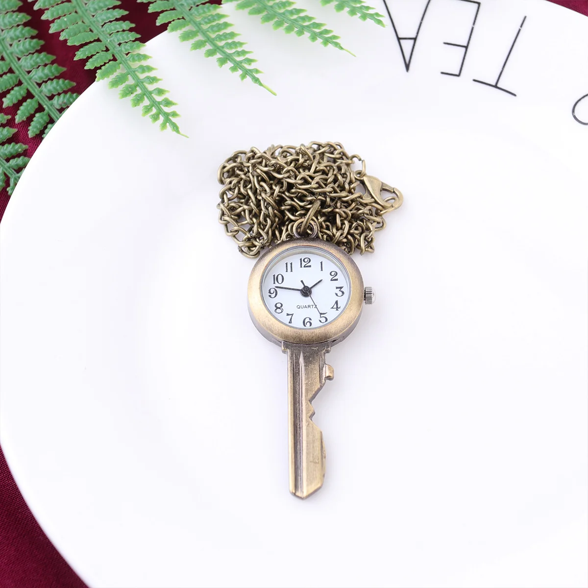 

1Pcs Retro Hanging Watch Large Dial Quartz Pocket Watch Creative Key Shape Pendant Portable Gift for Students Staff