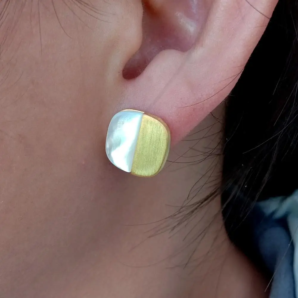 

KKGEM Natural 16mm White Sea Shell Brushed Copper Square Stud Woman Earrings Jewelry