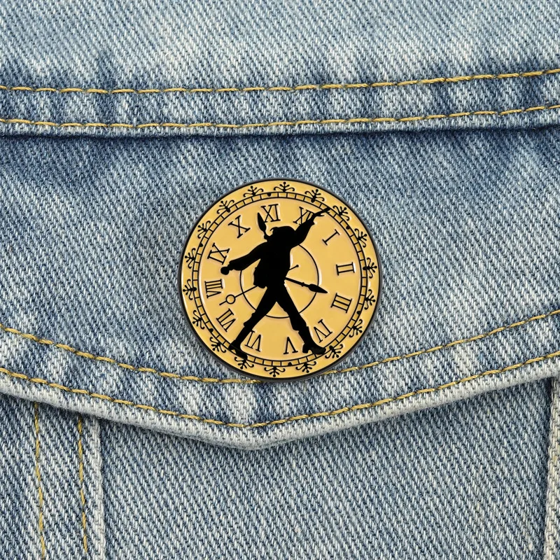 Retro clock-shaped badges, Roman numeral dial alloy pins, accessory for clothing and bags, gift for friends