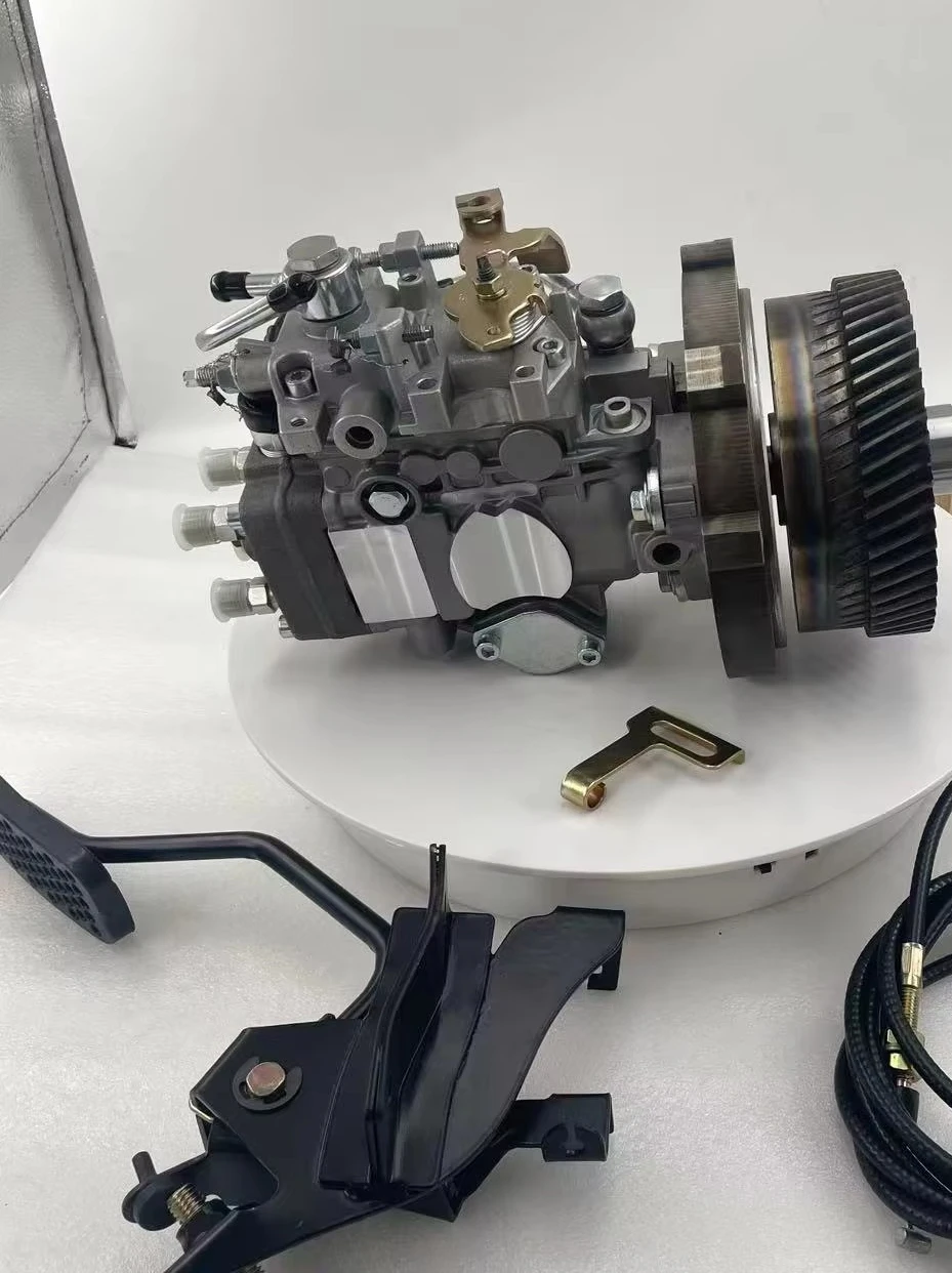 ME220180 ME221683 ME221722 Fuel injection pumps, suitable for Canter 4M51 engine construction machinery excavator parts.