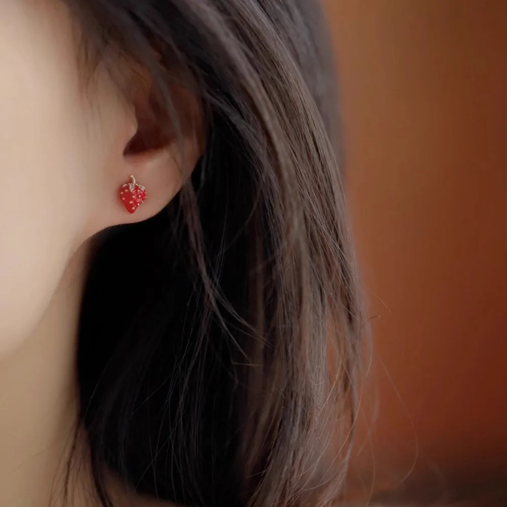 Exquisite Cute Micro-inlay Zircon Red Mini Strawberry Stud Earrings for Women Sweet Fashion Daily Wear Jewelry Accessories Gifts