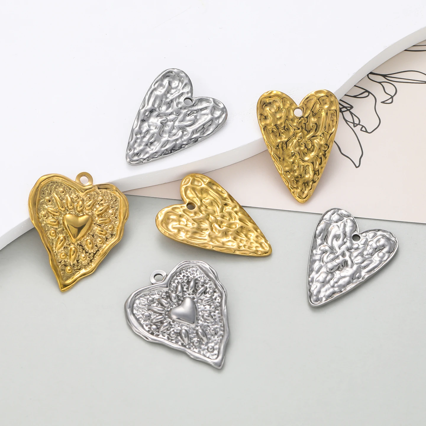 

2Pcs/Pack 2 Styles 304 Stainless Steel Heart Shape Charms Pendants for DIY Bracelet Necklace Jewelry Making Accessories