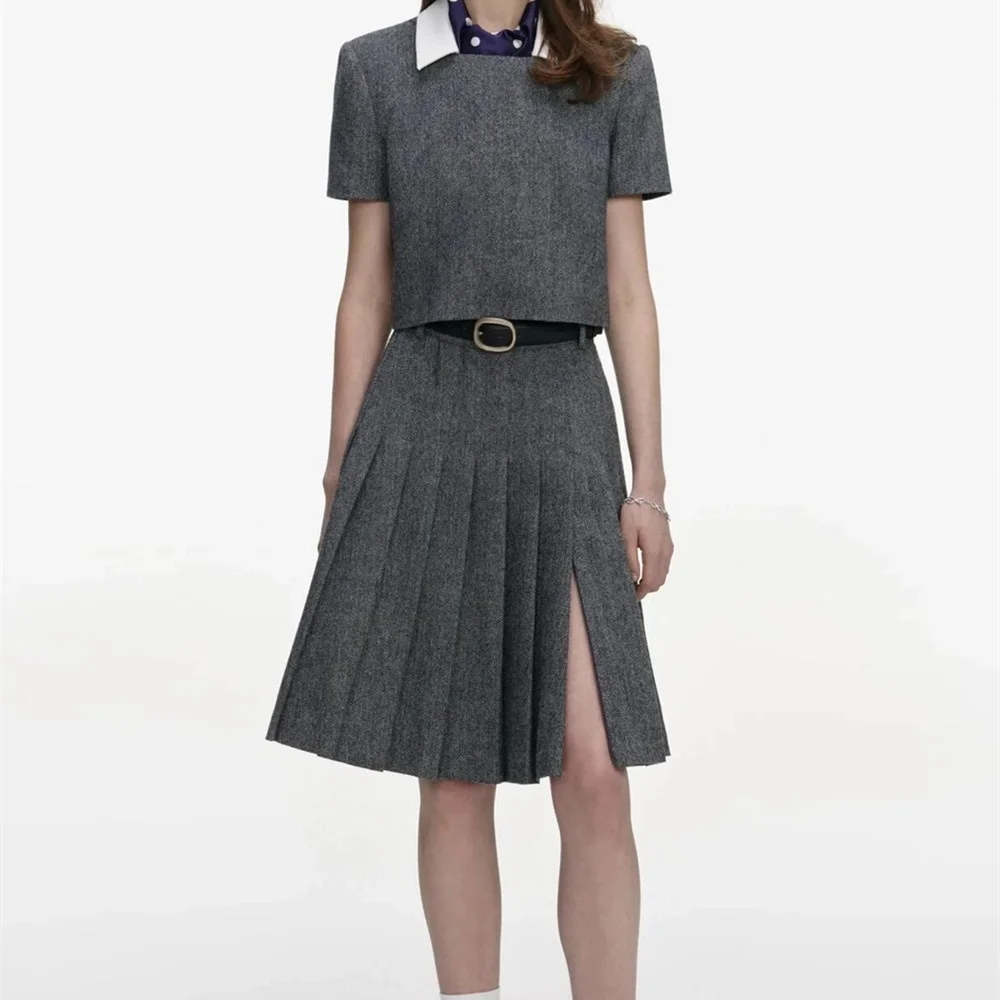 

2025 Winter Women's Pleated Skirt, Satin, Belt, Casual, High-Waisted, Women's Midi Skirt, Y2K New, High-Quality Mini Skirt bra