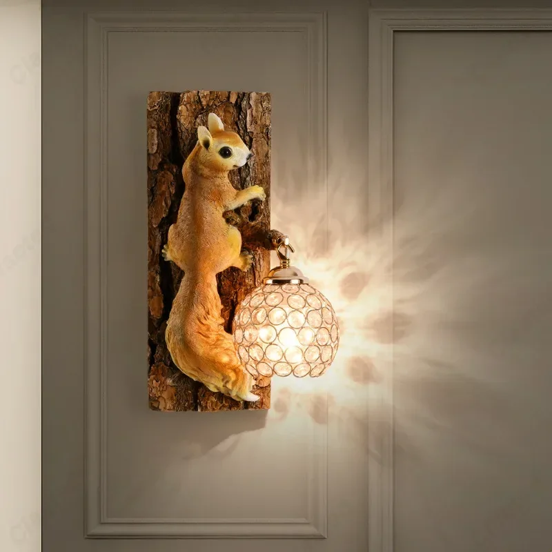 Children's Creative Lamp Resin Squirrel Figure Wall Lamp with Crystal Bedroom Bedside Animal Decoration Aisle Light for Children